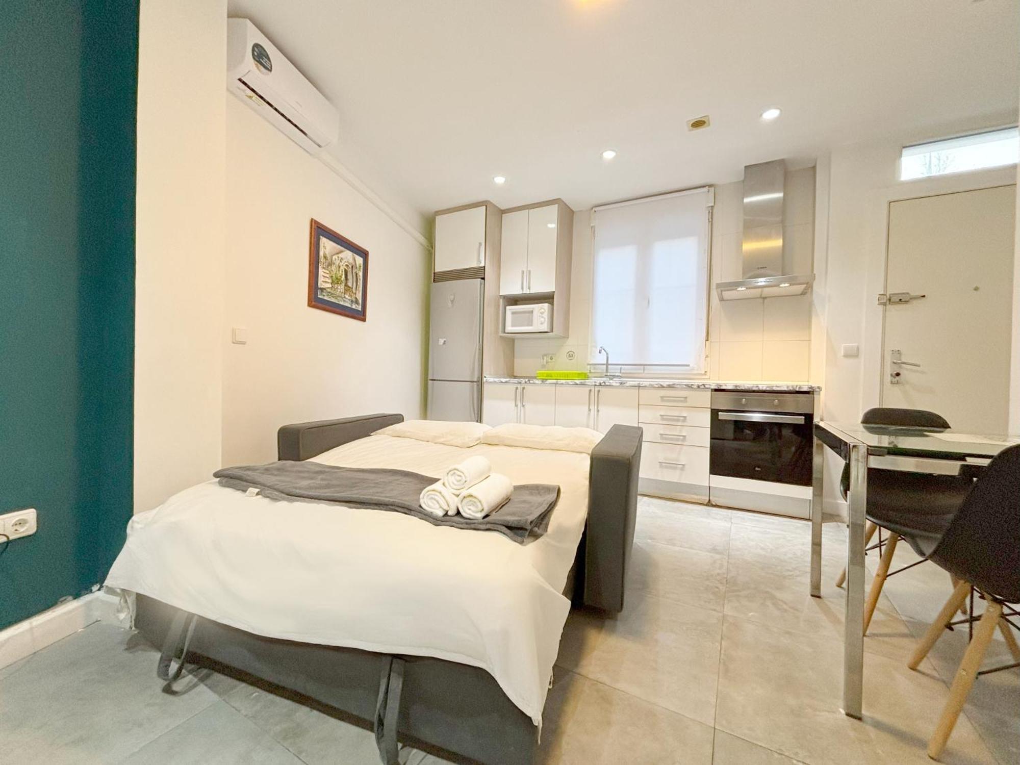Luminoso, Con Patio Y Buena Zona Apartment Madrid Exterior photo
