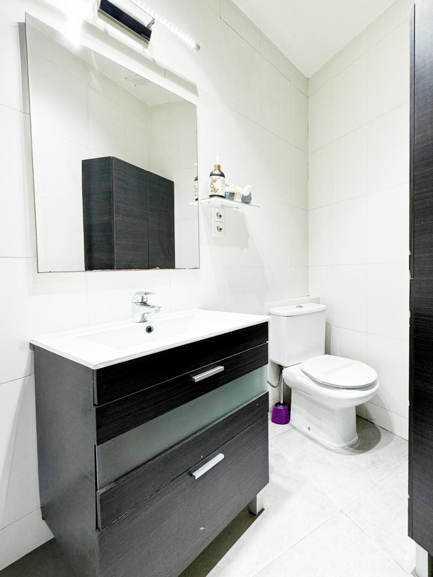 Luminoso, Con Patio Y Buena Zona Apartment Madrid Exterior photo